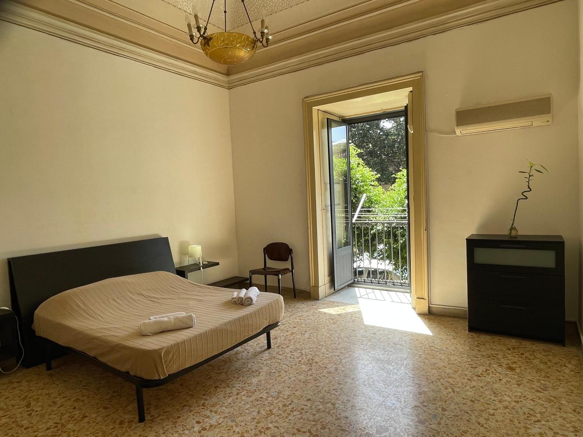 Bed and Breakfast Bed And Books Aeroporto di Catania Fontana Rossa Esterno foto