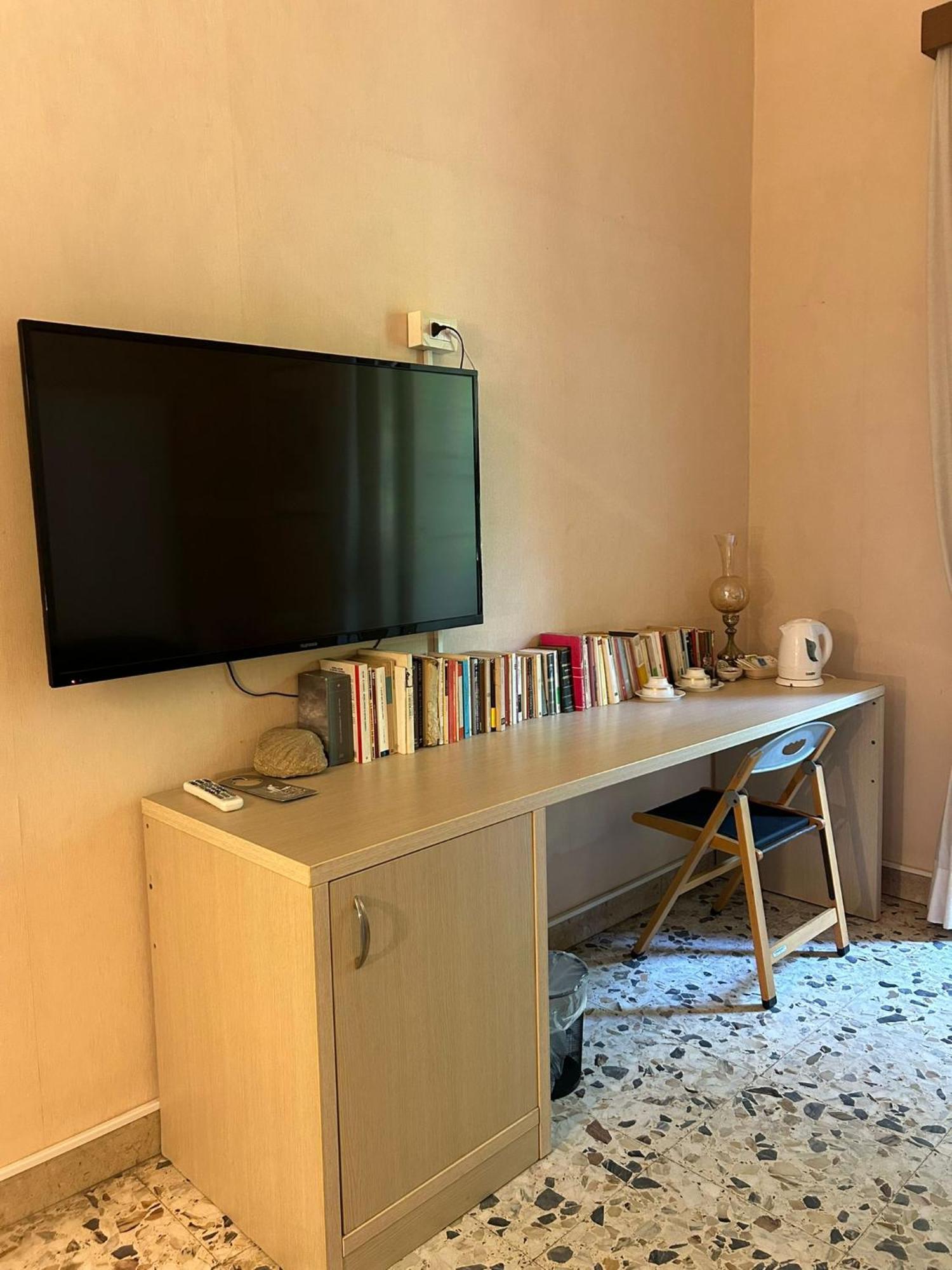Bed and Breakfast Bed And Books Aeroporto di Catania Fontana Rossa Esterno foto