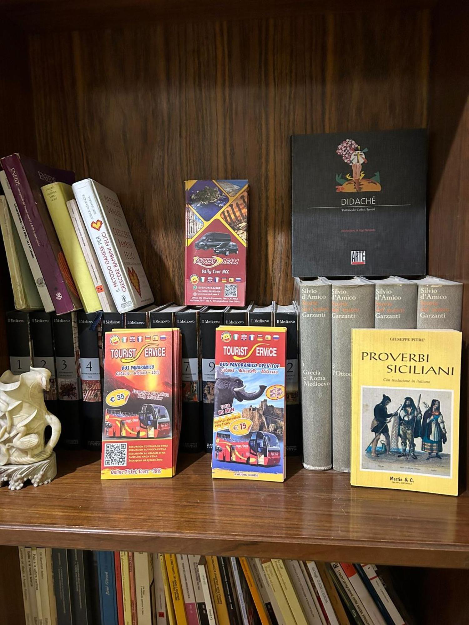 Bed and Breakfast Bed And Books Aeroporto di Catania Fontana Rossa Esterno foto