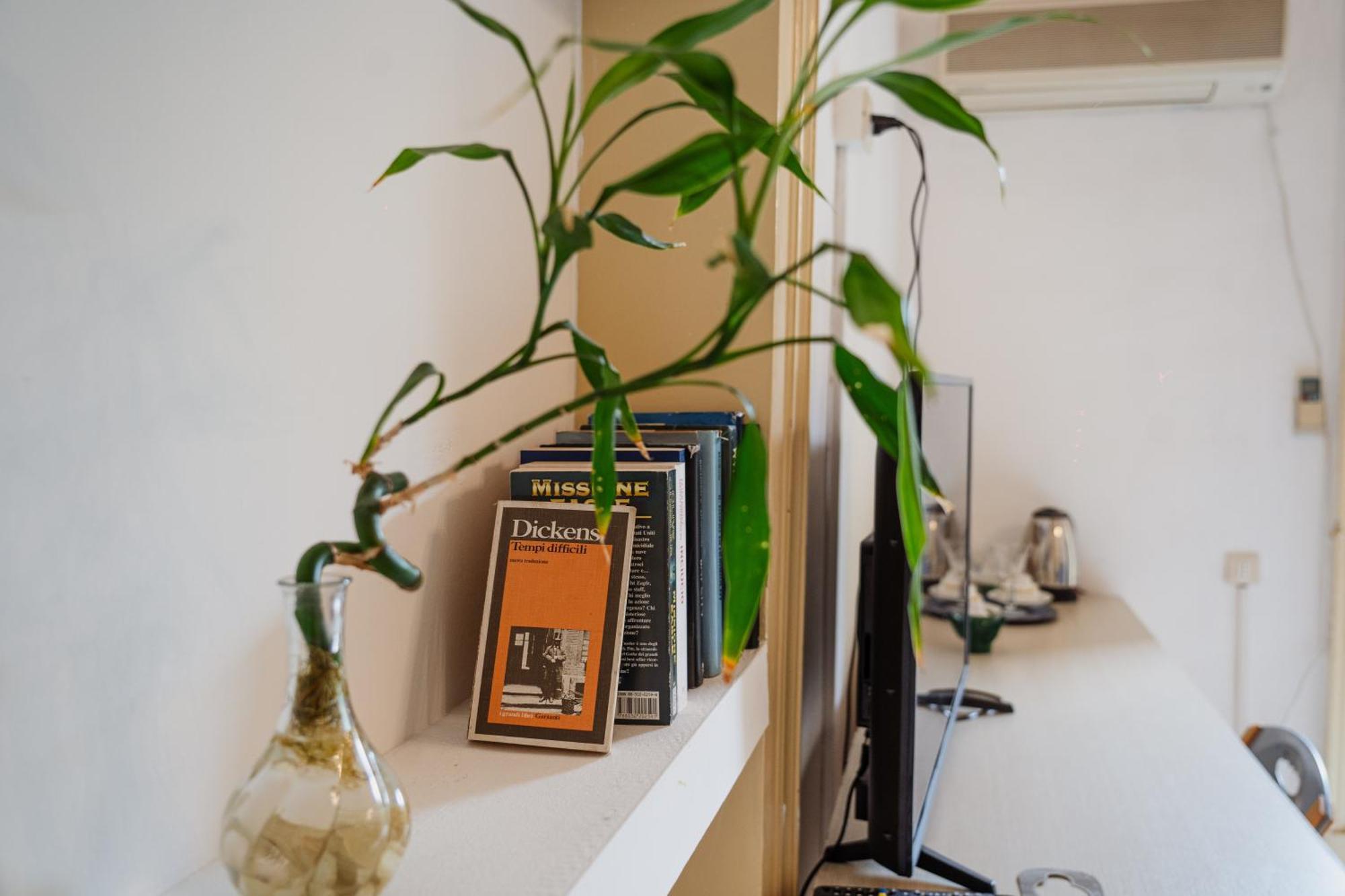 Bed and Breakfast Bed And Books Aeroporto di Catania Fontana Rossa Esterno foto