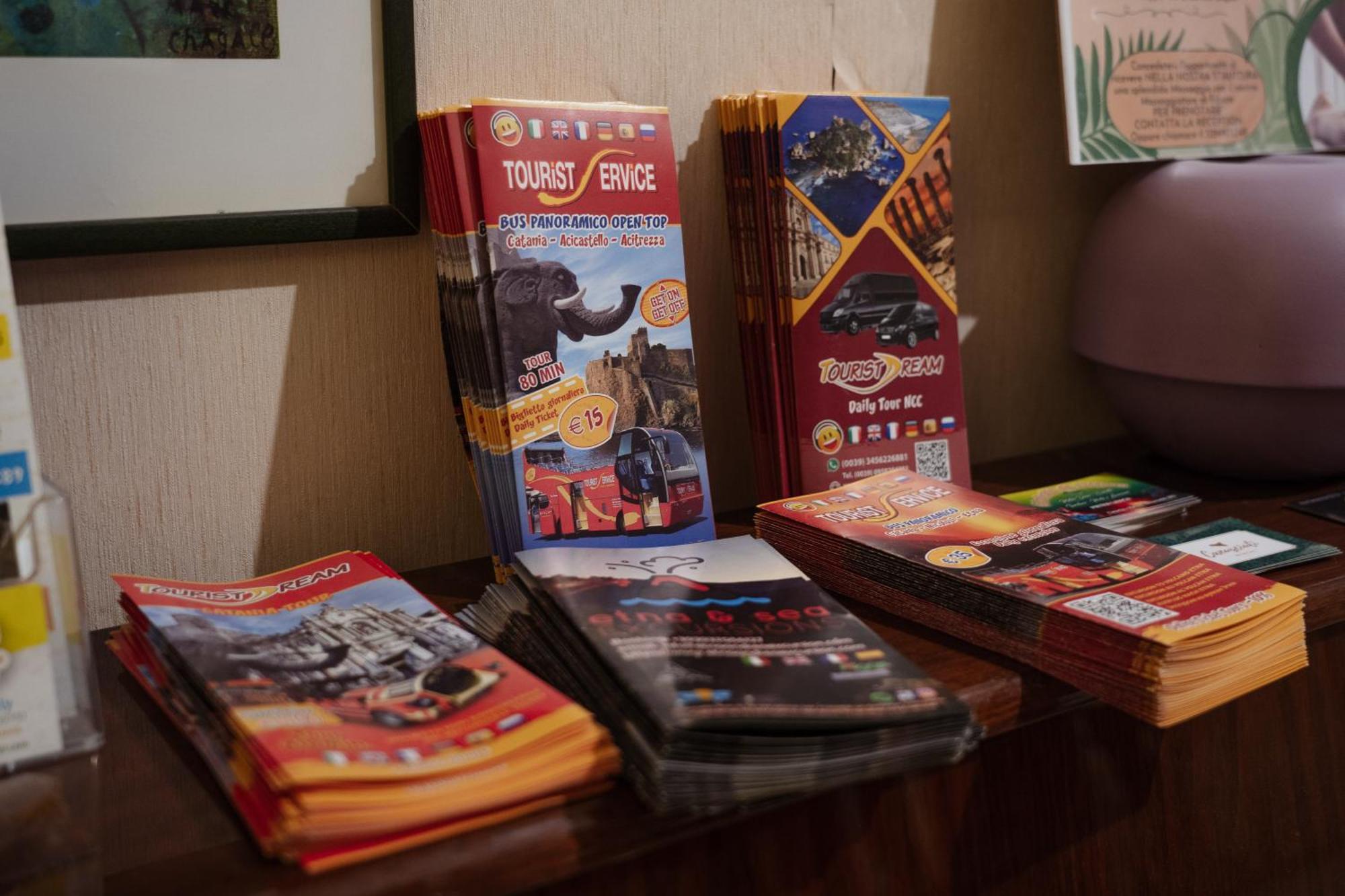 Bed and Breakfast Bed And Books Aeroporto di Catania Fontana Rossa Esterno foto